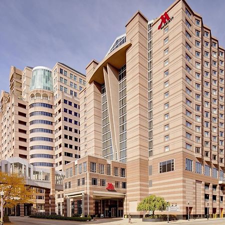 Cincinnati Marriott At Rivercenter Covington Exterior photo