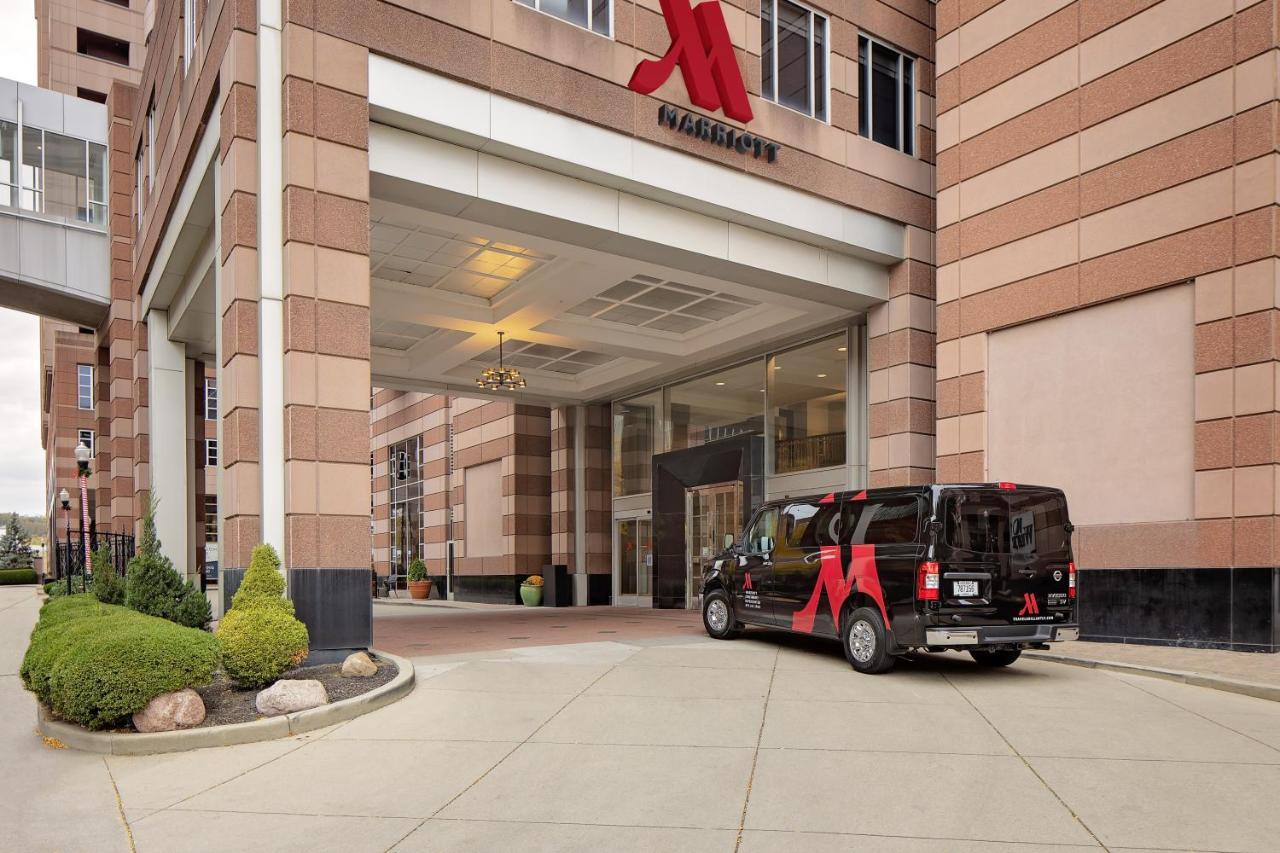 Cincinnati Marriott At Rivercenter Covington Exterior photo