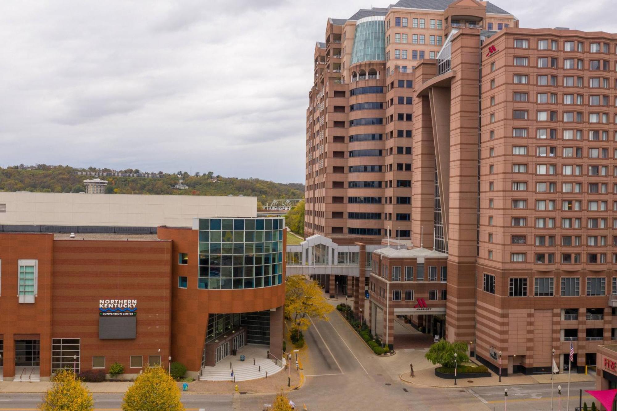 Cincinnati Marriott At Rivercenter Covington Exterior photo